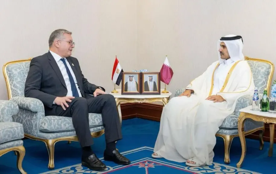 لقاءات لوزير البترول والثروة المعدنية مع كبار المسئولين في قطر