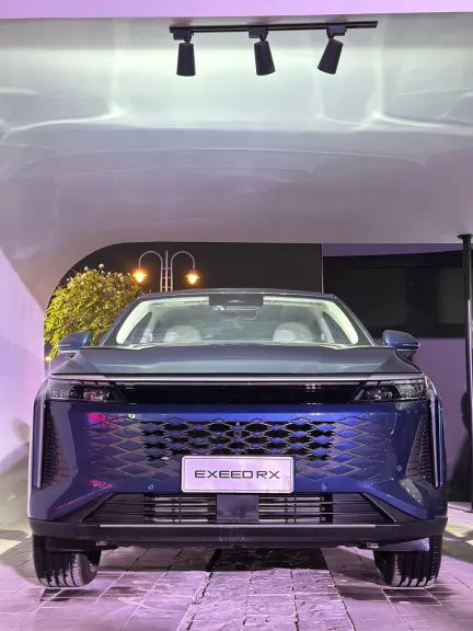 إكسيد تخطف الأنظار في معرض LDX Auto Fest 2025 بعروض حصرية وتكشف عن اللون الأزرق الفارسي الجديد للسيارة RX 2026