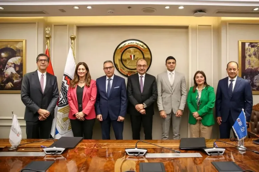 البنك الأهلي المصري وCIB يوقعان تمويلاً مشتركاً لمشروع ”بيوردايف” لإنتاج المواد الكيماوية لدعم الصادرات الصناعية