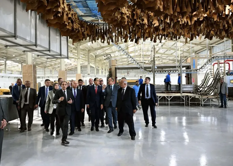 رئيس الوزراء يتفقد مشروع رفع كفاءة وتأهيل مركز تكنولوجيا دباغة الجلود بمدينة الروبيكي